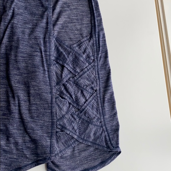 Lululemon Var-City Muscle Tank with Criss Cross - Picture 2 of 3